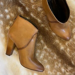 STEVE MADDEN Genuine Leather Topangaa Booties